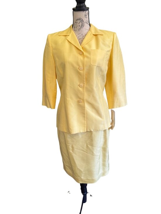 Travis Ayers Dresses & Skirts - Vintage Travis Ayers Silk Yellow Blazer and Knee Length Pencil Skirt Suit Set 8